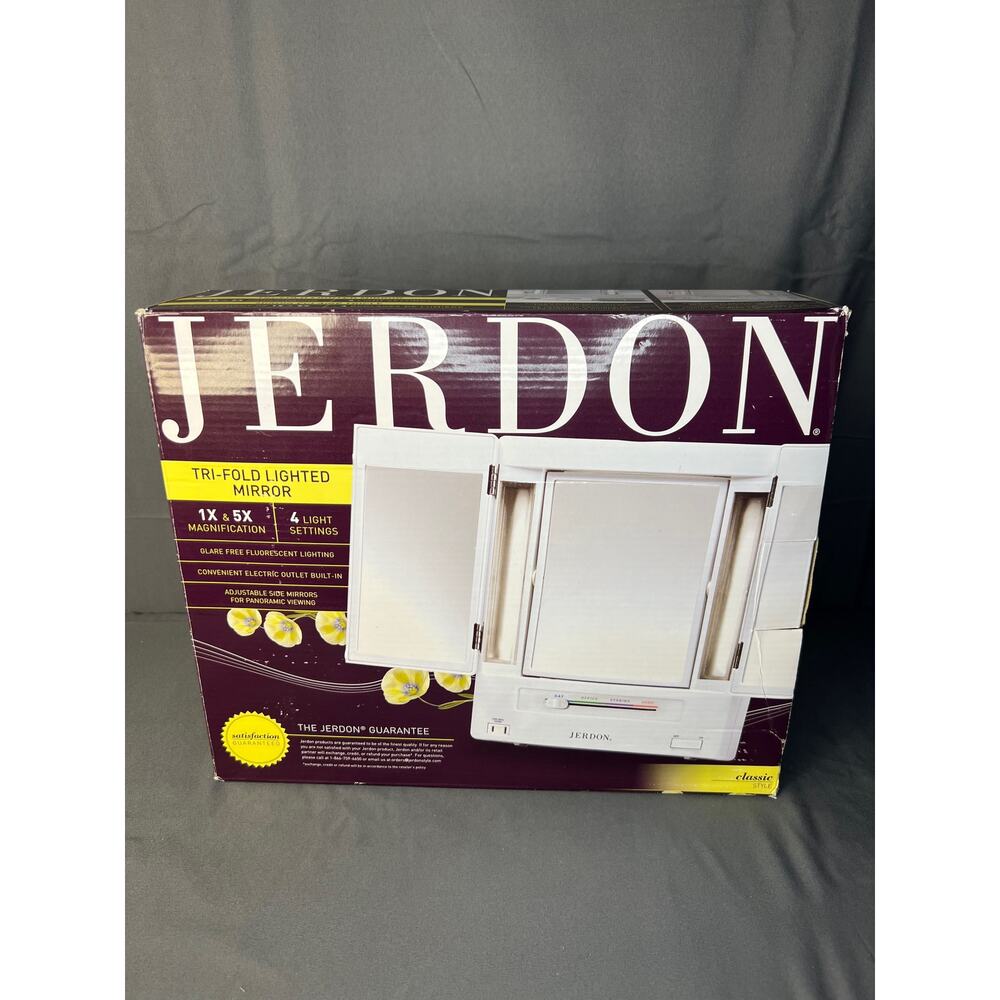 Jerson Tri-Fold Lighted Mirror New In Box